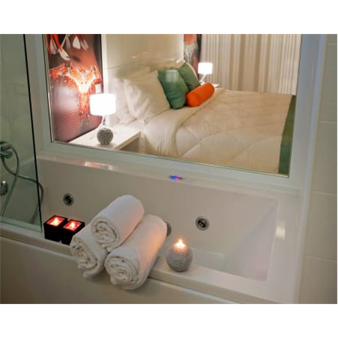 Vinyl M Hotel - Aveiro | Estadia com Banheira de Hidromassagem 1 Noite