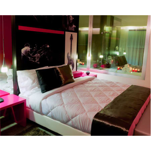 Vinyl M Hotel - Aveiro | Estadia com Banheira de Hidromassagem 1 Noite
