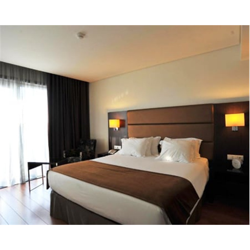 Axis Porto Business & Spa Hotel 4* | Estadia a Dois em Quarto Duplo na Invicta 1