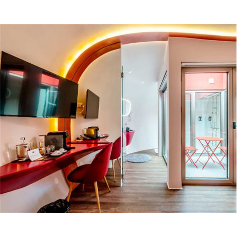 Cherry Sculpture Hotel - Covilhã | Escapadinha em Bungalow em Forma de Cereja 1