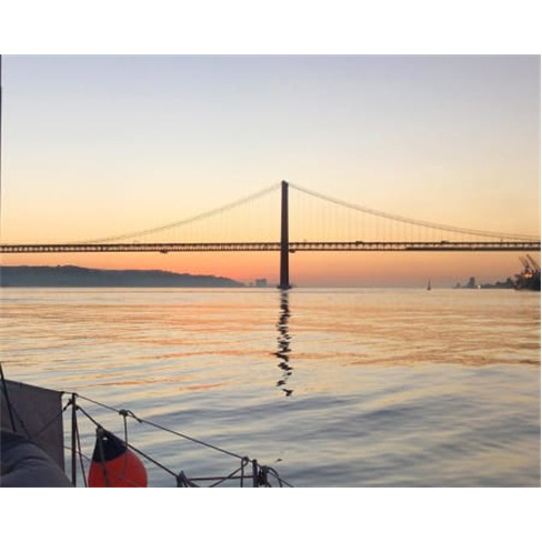 Passeio de Veleiro no Rio Tejo - 2 Horas | Daily ou Sunset + Welcome Drink | BYX