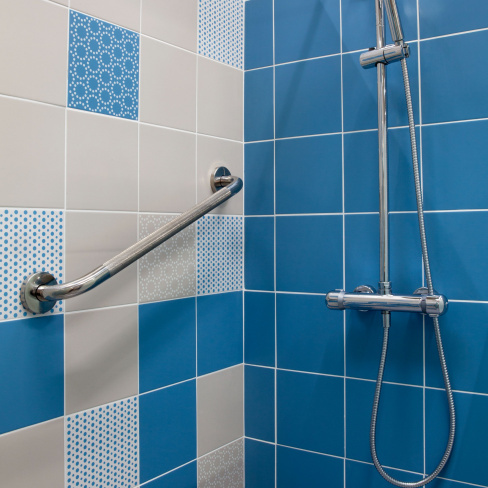 Barra 60CM-30MM ANTI-DESLIZANTE CROMADO