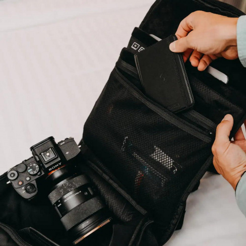 Scapade - Mochila AirPack with Apple FindMy & TSA