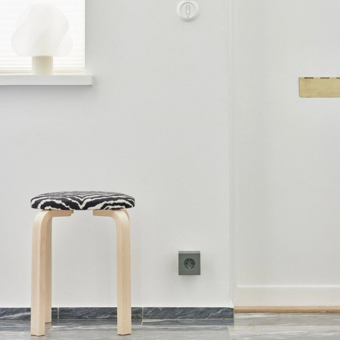 AVOLT - Carregador AC Square 2 (oak green)