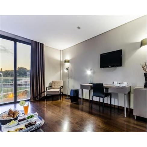 Hotel Villa Batalha 4* | Estadia de Charme e Requinte 1 Noite + Acesso ao Spa