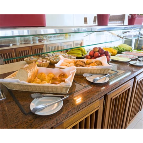 Hotel Amazônia Jamor 4* - Oeiras | Escapadinha Romântica com Piscinas: 1 Noite