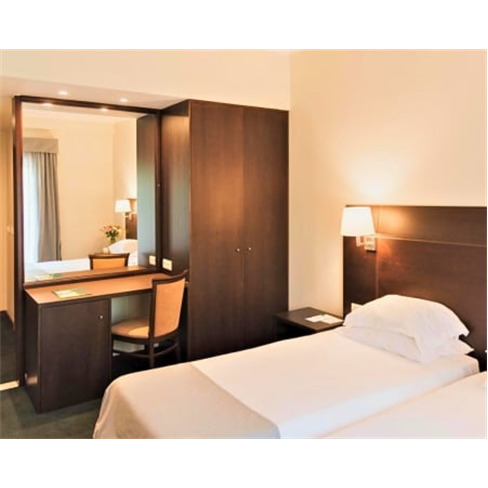 Hotel Amazônia Jamor 4* - Oeiras | Escapadinha Romântica com Piscinas: 1 Noite