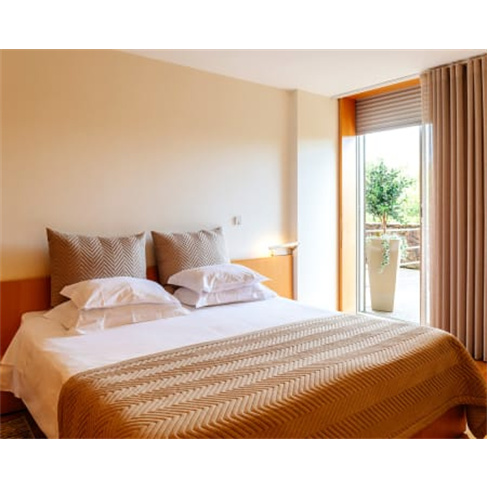 Ponte de Lima | Escapadinha Romântica com Piscina Interior e Pequeno-almoço