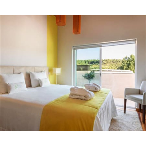 Escapadinha de Luxo: Casa da Amieira em Santarém com Piscina e Spa por 1 Noite