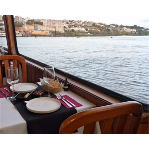 Cruzeiro das 6 Pontes do Douro com Jantar a Bordo para Dois | RentDouro