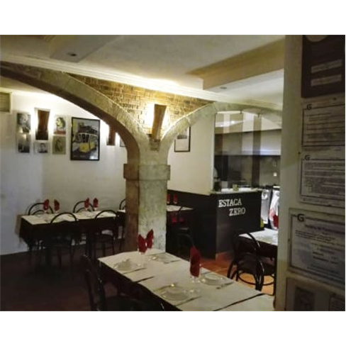 Jantar Tradicional com Sangria & Fado ao Vivo em Alfama para Dois | Estaca Zero