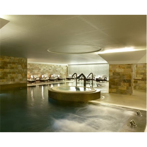 Experiência de Luxo: Circuito Aqua + Hidromassagem no Porto Palace Spa