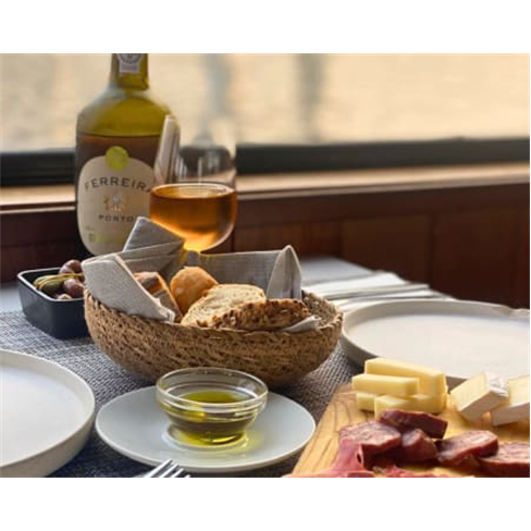 Cruzeiro das 6 Pontes do Douro com Jantar a Bordo para Dois | RentDouro