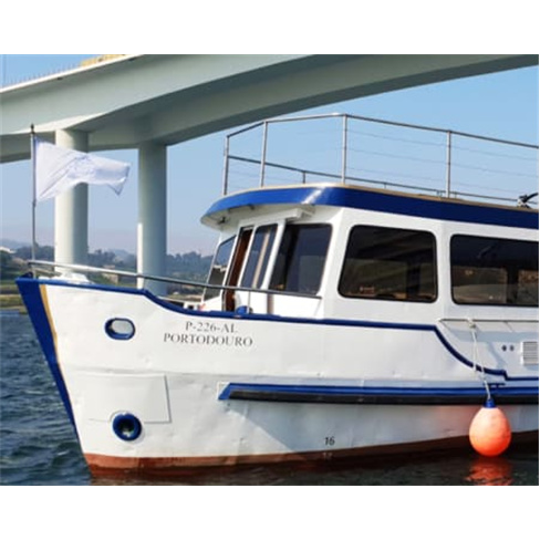 Cruzeiro das 6 Pontes do Douro com Almo&ccedil;o a Bordo para Dois | RentDouro