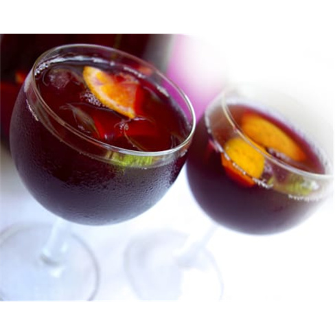 Jantar Tradicional com Sangria & Fado ao Vivo em Alfama para Dois | Estaca Zero