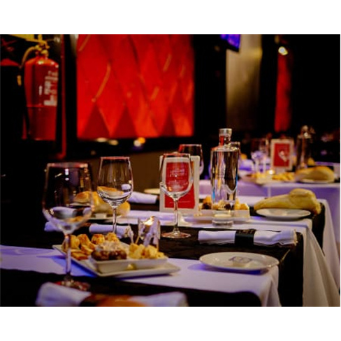 Jantar e Espetáculo Sensual | The Lingerie Restaurant - Porto